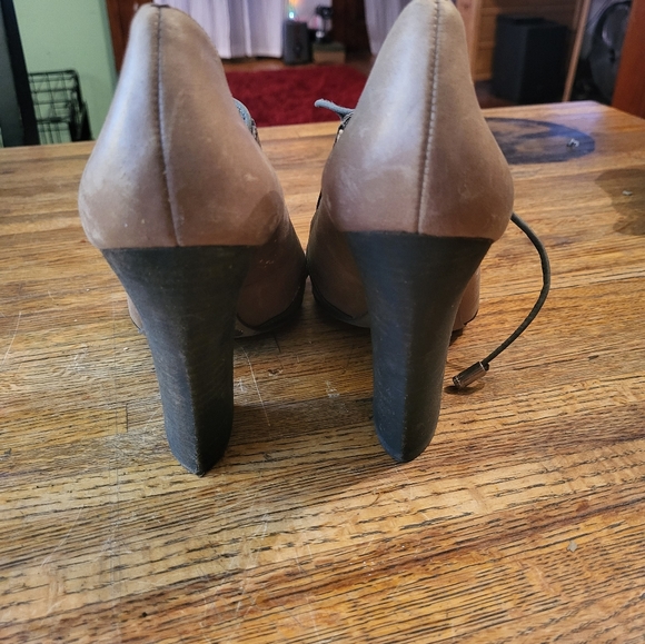 BCBG chunky lace up heels - Picture 3 of 5